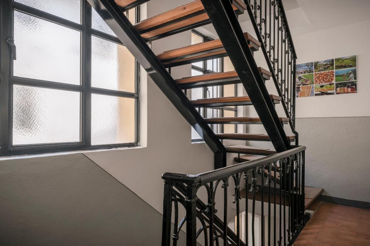 Lovely Mansard Iseo Portelle Holiday With Private Parking And Bike Storage Exteriér fotografie