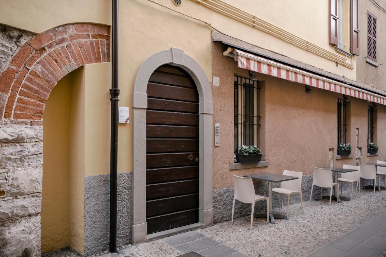 Lovely Mansard Iseo Portelle Holiday With Private Parking And Bike Storage Exteriér fotografie