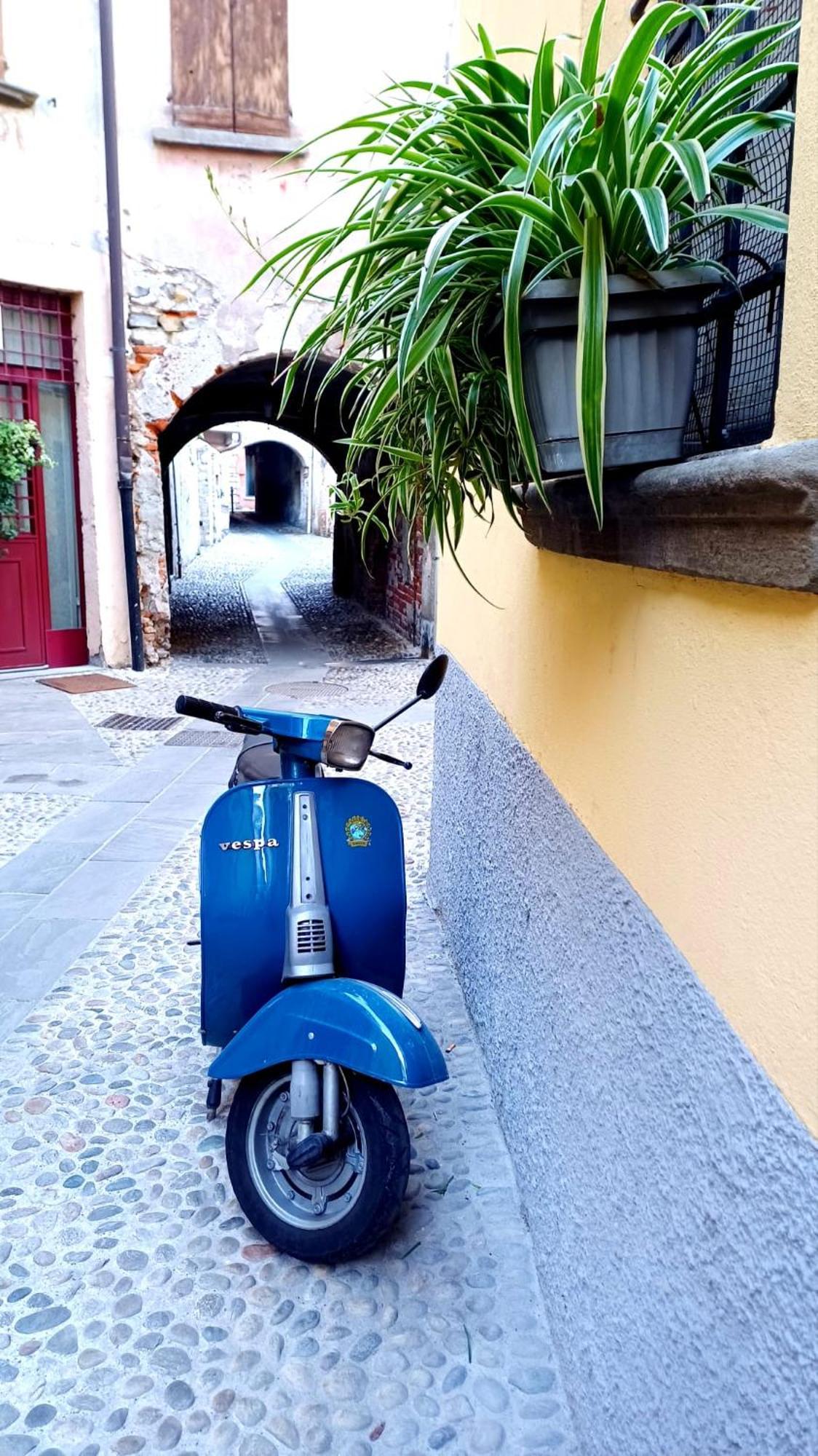 Lovely Mansard Iseo Portelle Holiday With Private Parking And Bike Storage Exteriér fotografie
